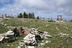 The spokes and cairns of the Medicine Wheel.