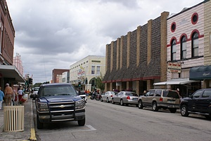 Another view of Oak Street.
