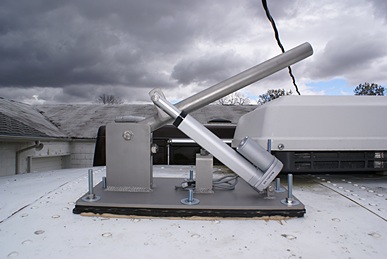 The Tarheel roof mount antenna lifter.