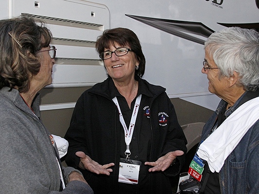 L-2-R: Chris Guld (Geeks On Tour), Cathie Carr (SKP President), and Linda chatting at the informal Xscapers launch party.