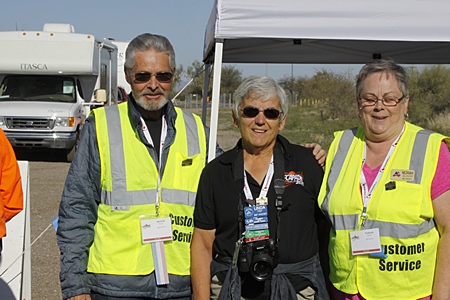 Linda with Howie & Nora Glover, fellow SKPs and RVillage Vegan RVers.